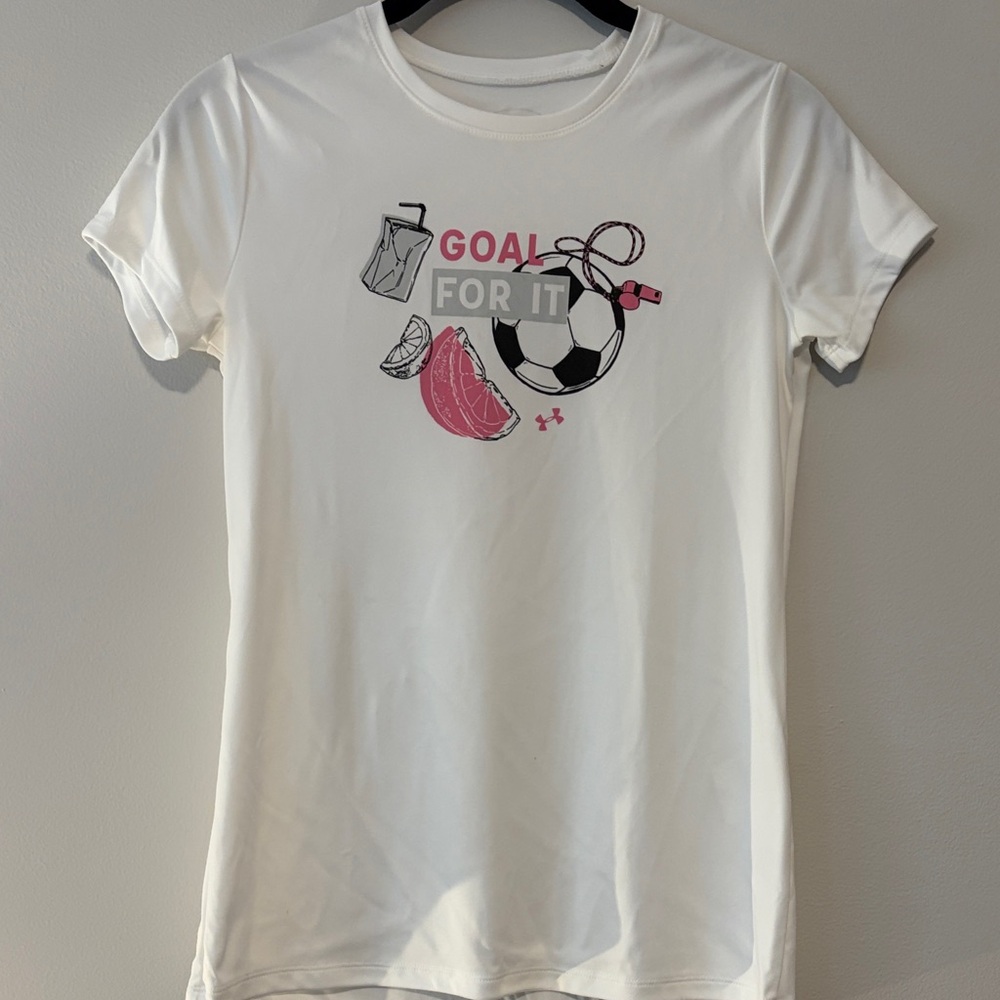 Girls under Armour soccer T-Shirt
